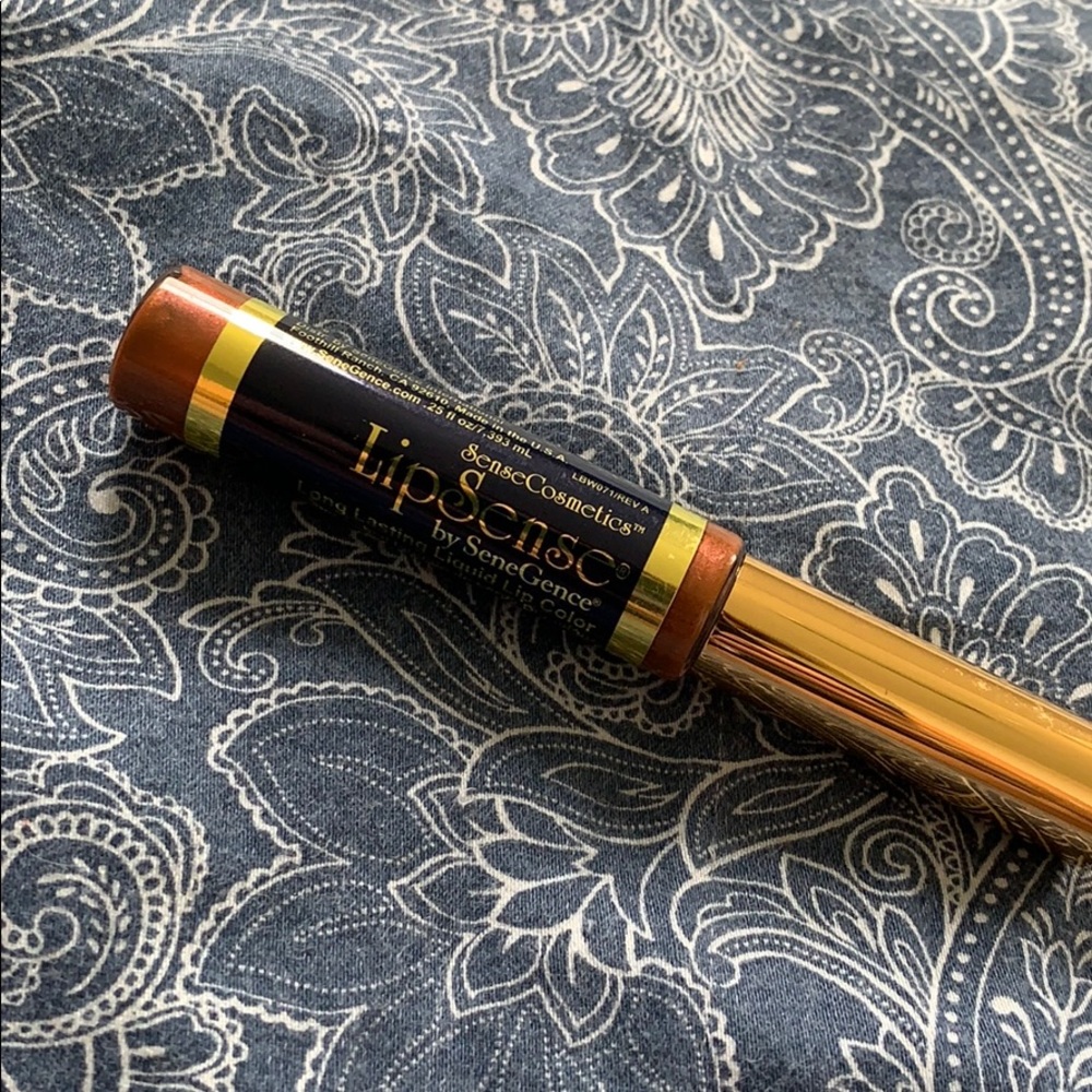 LipSense Plum Pretty long wear lip color